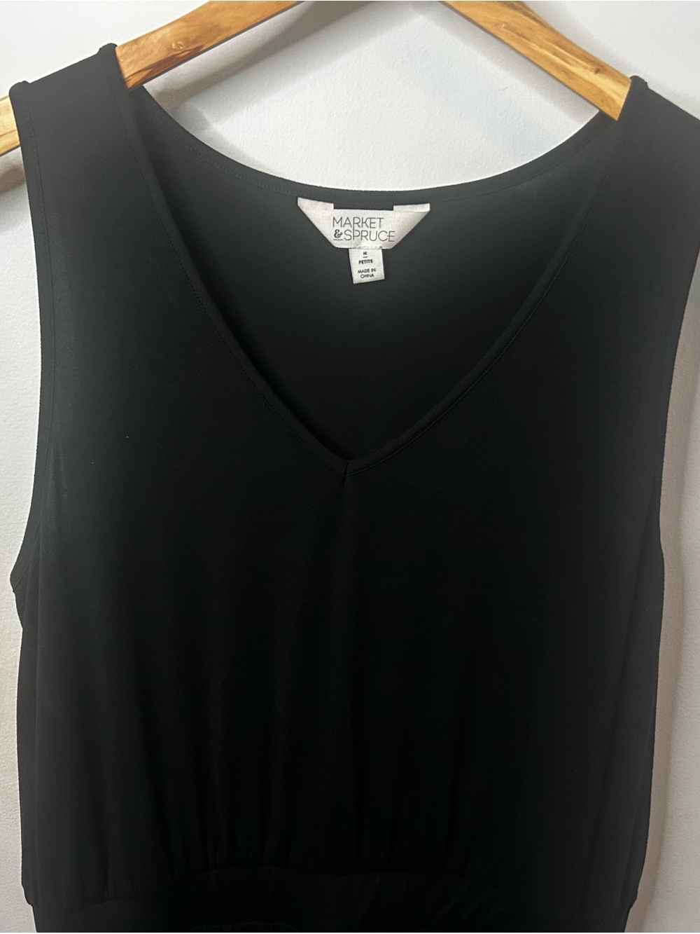 Market & Spruce Black V‑Neck Midi Dress with Defined Waist - Picture 4 of 7